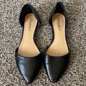 Black pointed flats
